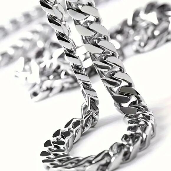 Stainless steel 8mm chain link necklace. - Picture 5 of 5